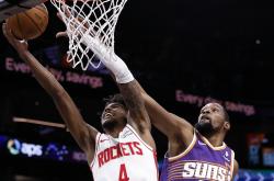 包含赛后NBA季后赛焦点战；休斯敦火箭篮板制胜；引发热议；赛季目标并未改变的词条-yy易游